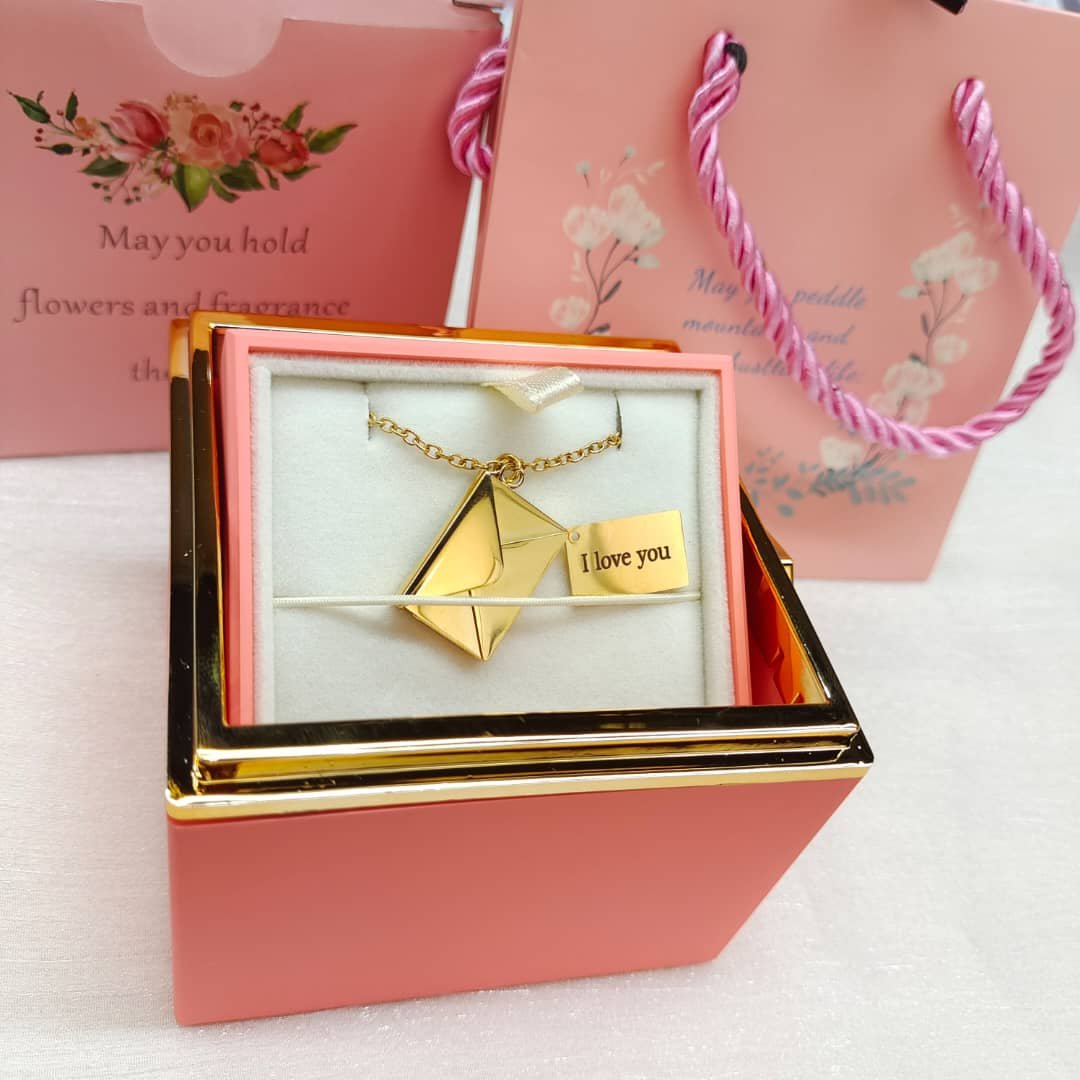Caixa Rotativa Rosa Real & Colar Envelope Personalizado