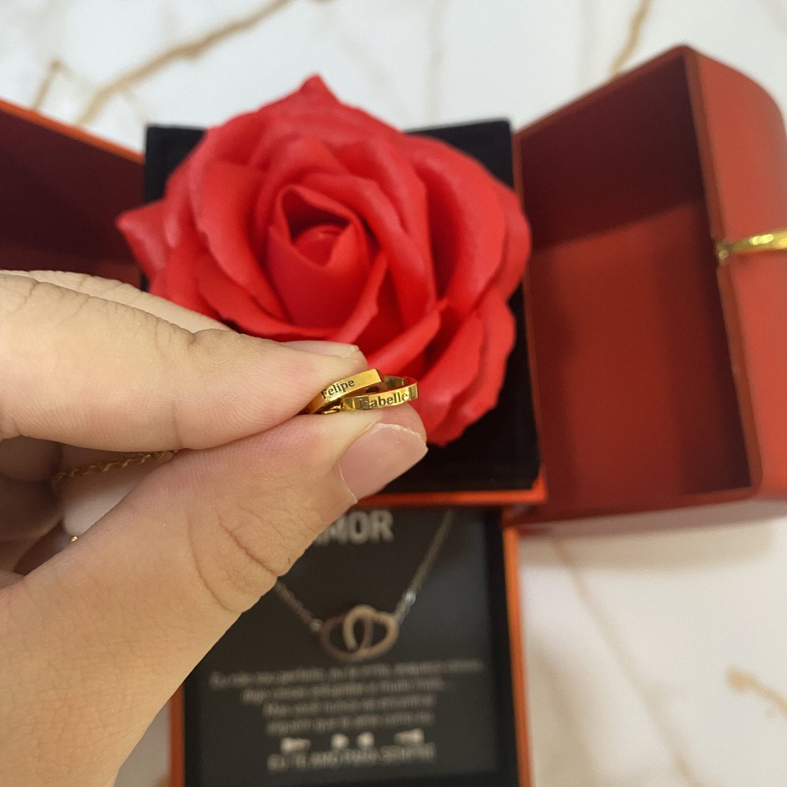 Caixa Maçã Com Rosa & Colar Dual Love Personalizado
