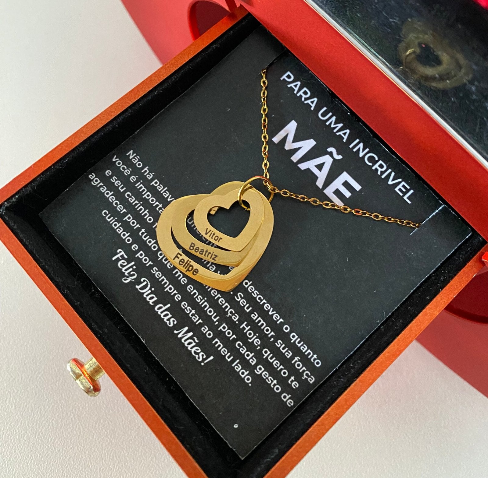 Caixa Maçã Com Rosa & Colar Amor Fraterno Personalizado Com Nomes