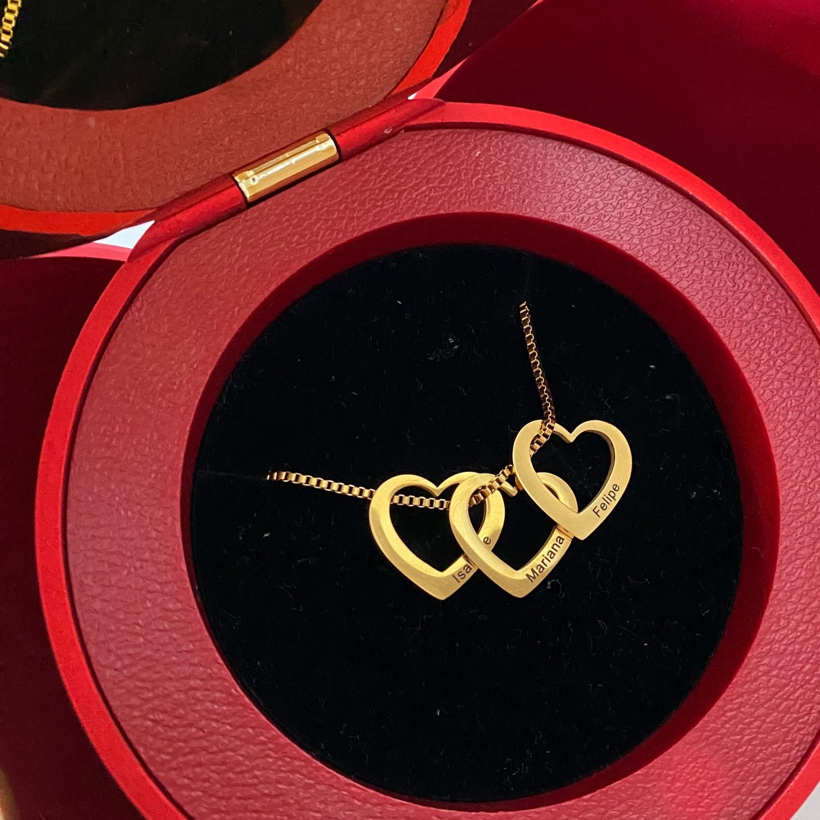 Caixa Laço Eterno & Colar Corações Personalizados