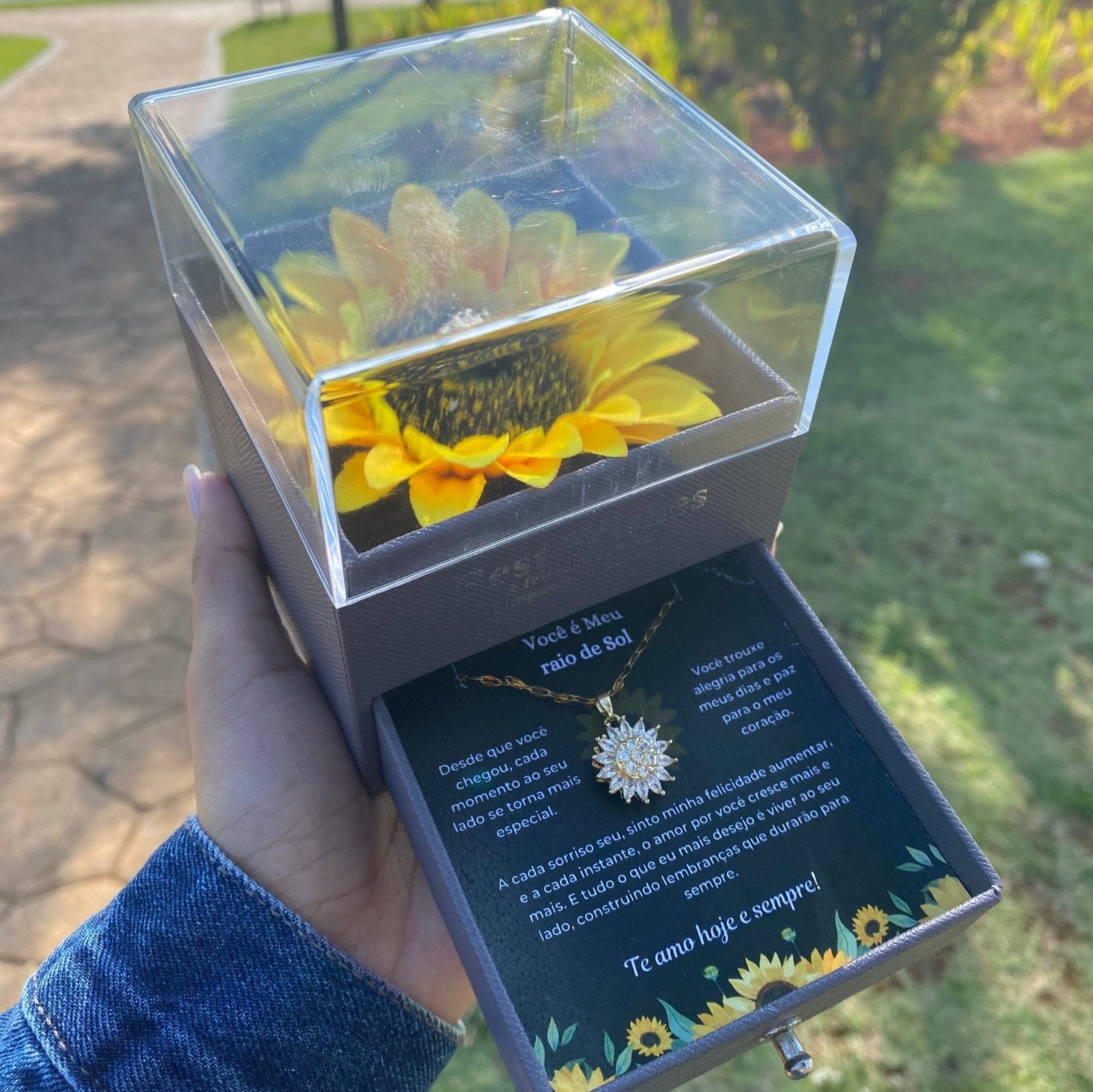 Caixa Rosa Girassol & Colar Girassol