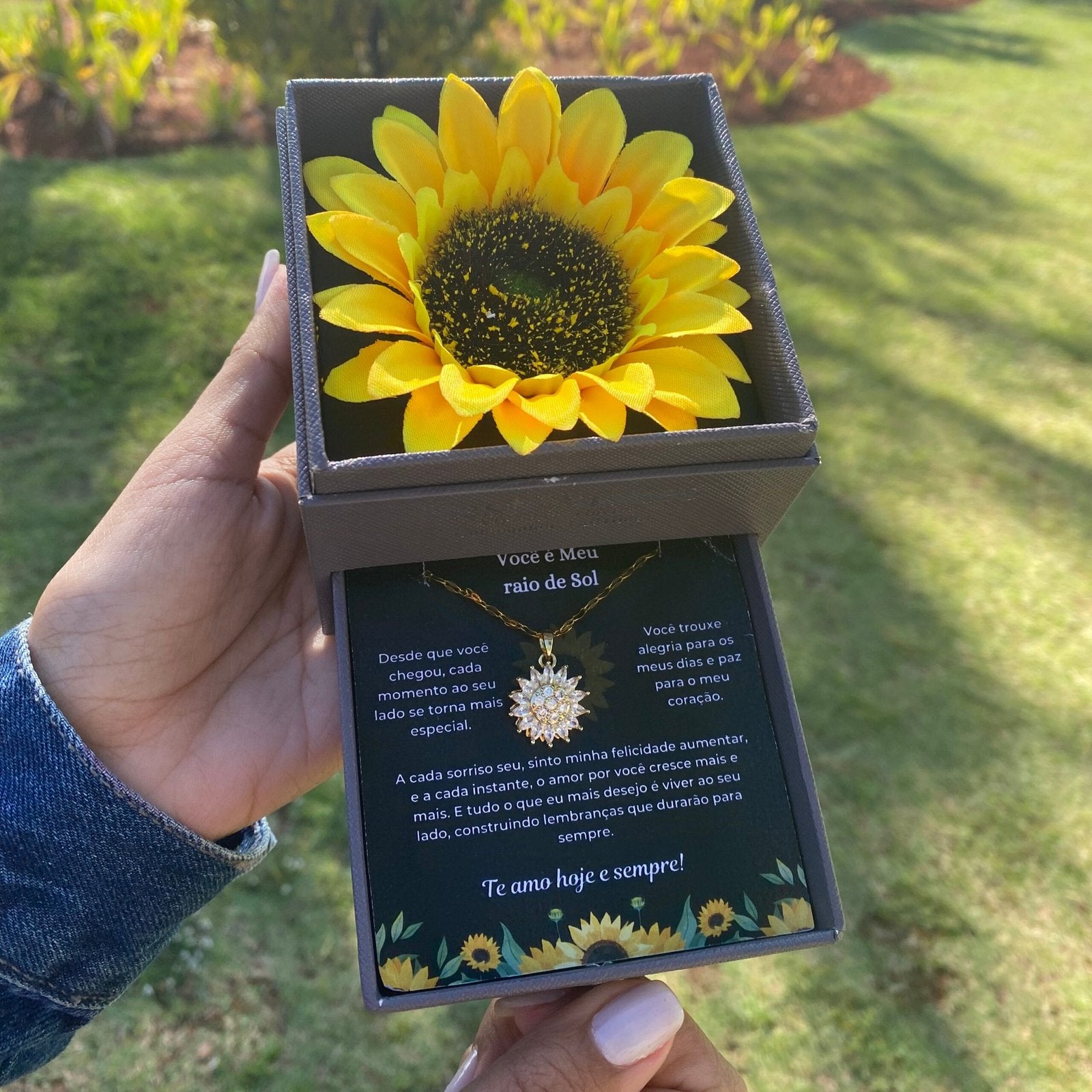 Caixa Rosa Girassol & Colar Girassol