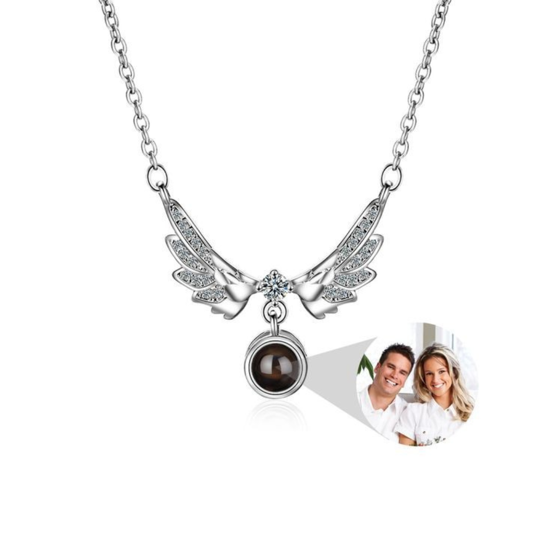 Colar Asas Projeção Com Foto