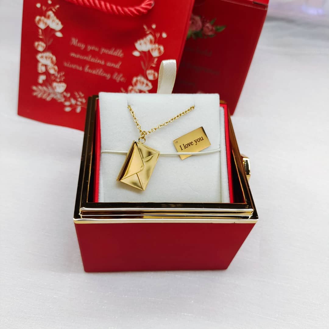 Caixa Rotativa Rosa Real & Colar Envelope Personalizado