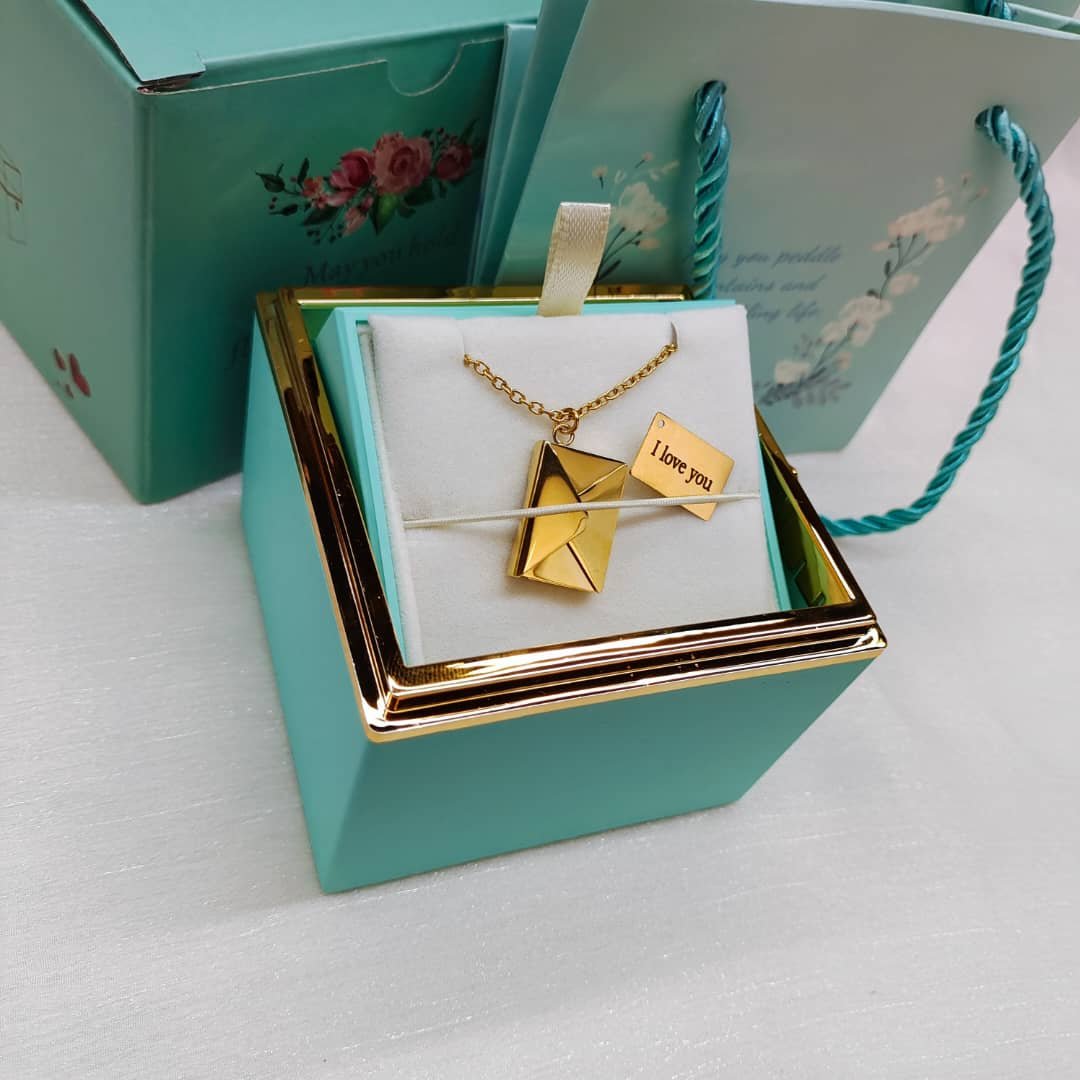 Caixa Rotativa Rosa Real & Colar Envelope Personalizado