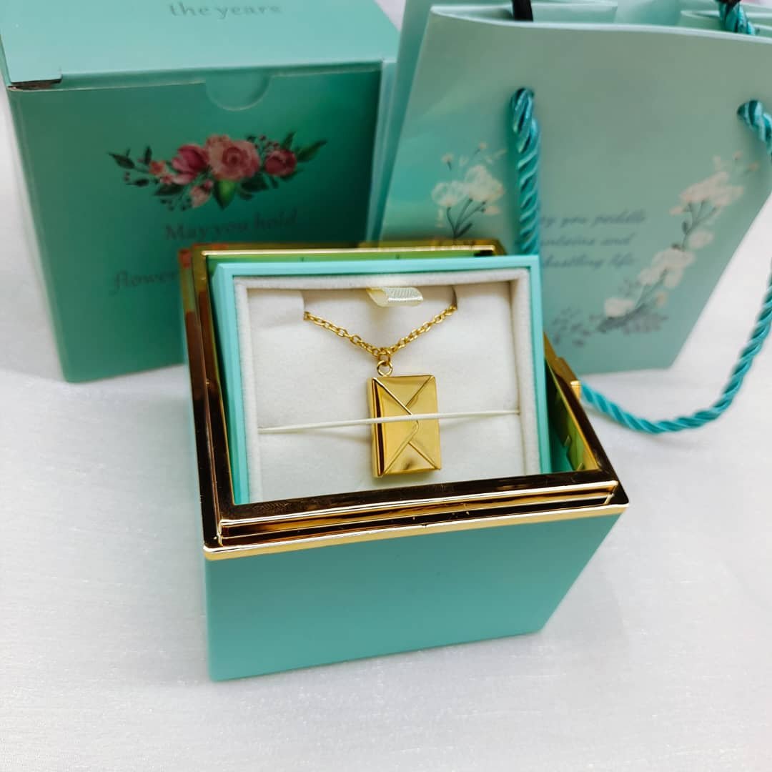 Caixa Rotativa Rosa Real & Colar Envelope Personalizado