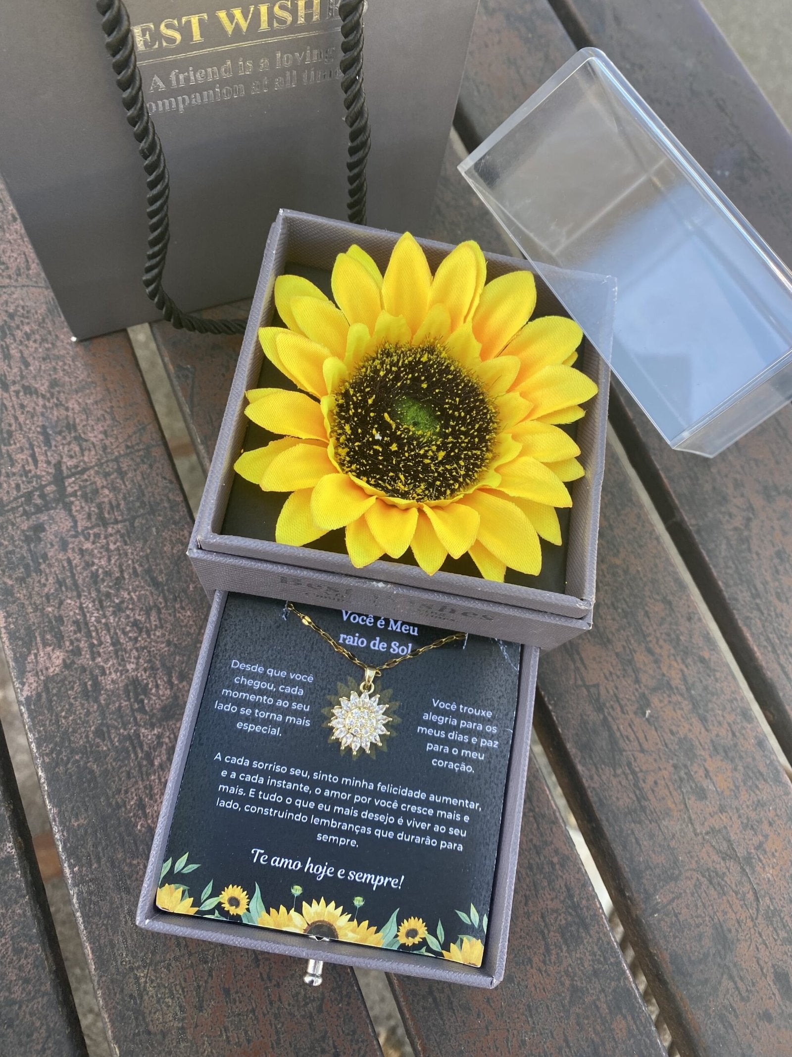 Caixa Rosa Girassol & Colar Girassol