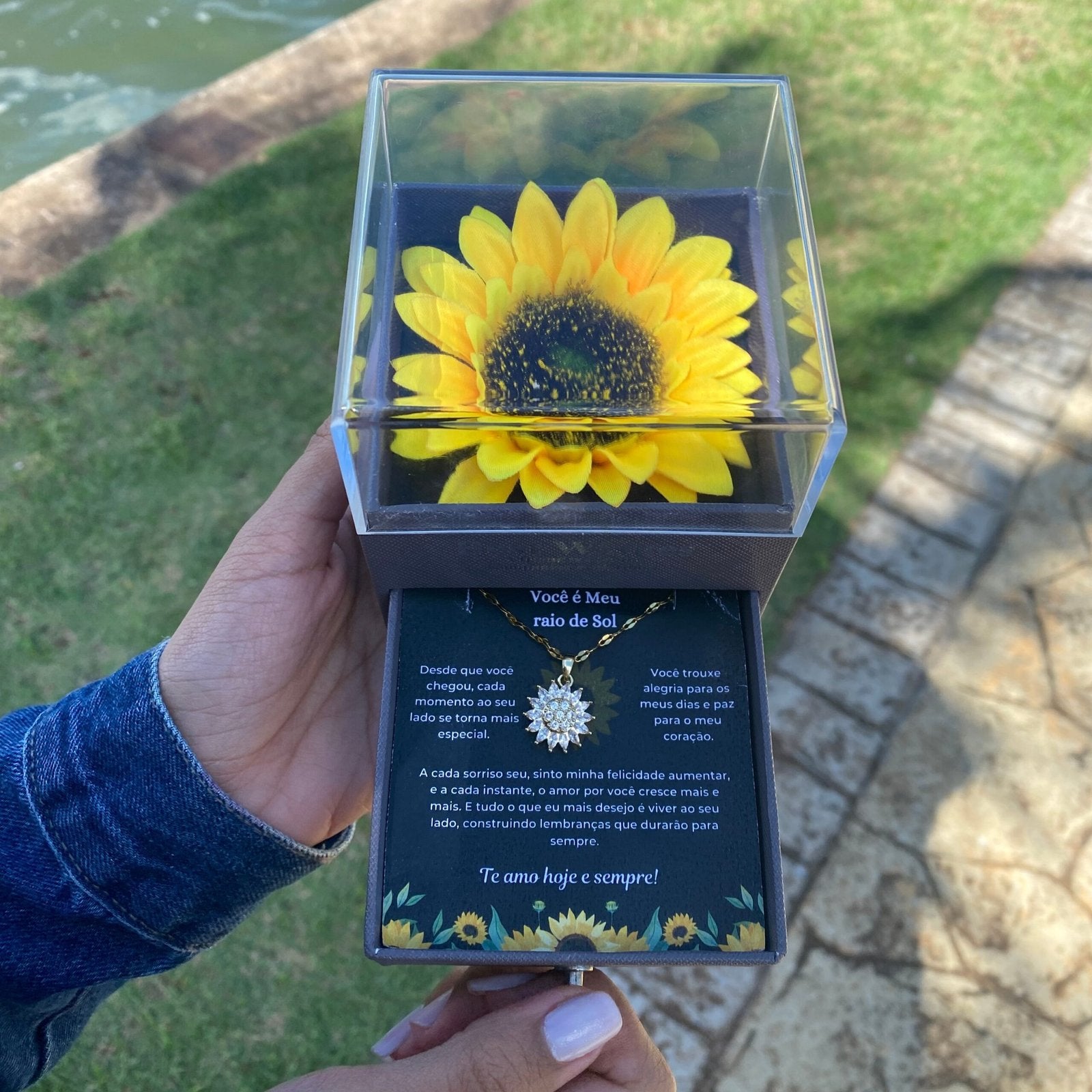 Caixa Rosa Girassol & Colar Girassol