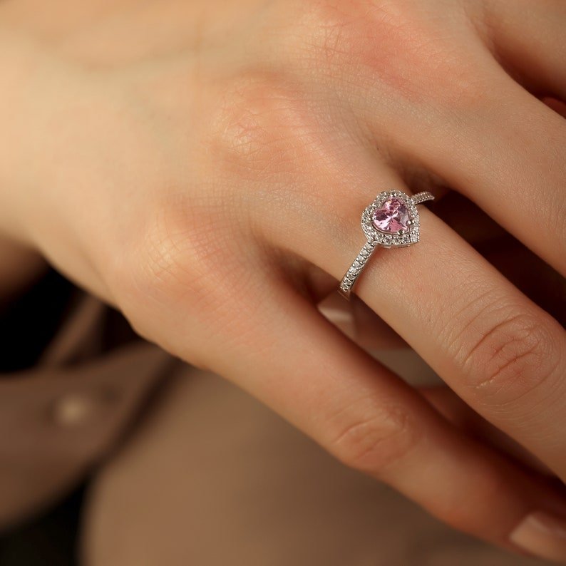 Anel Solitário Coração Com Pedras (Ajustavel)