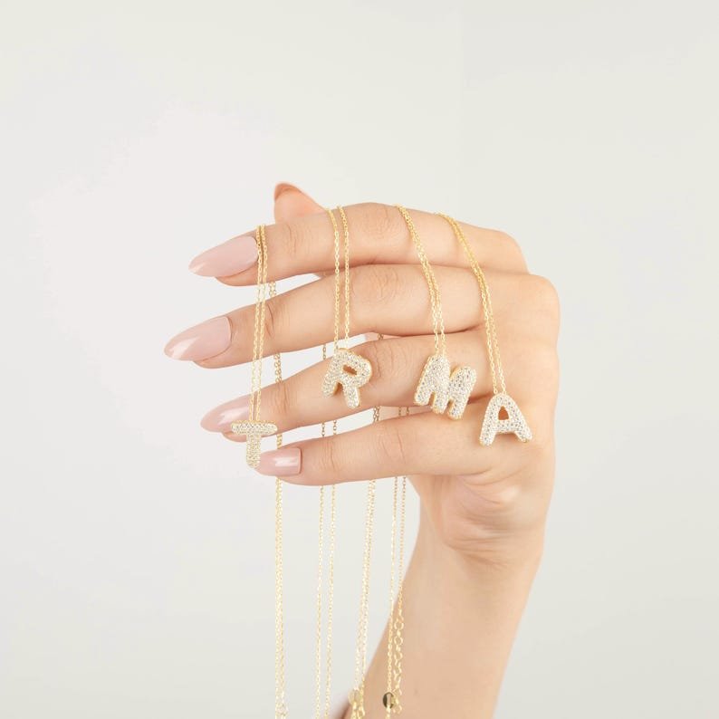 Colar De Letra Cravejado